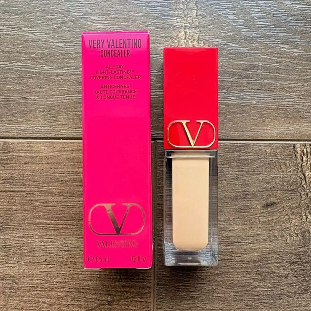 Valentino Very Valentino 24-Hour Wear Hydrating Concealer - MA4